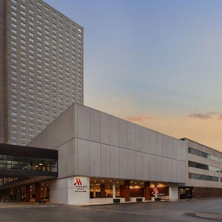 Des Moines Marriott Downtown Hotel Exterior photo