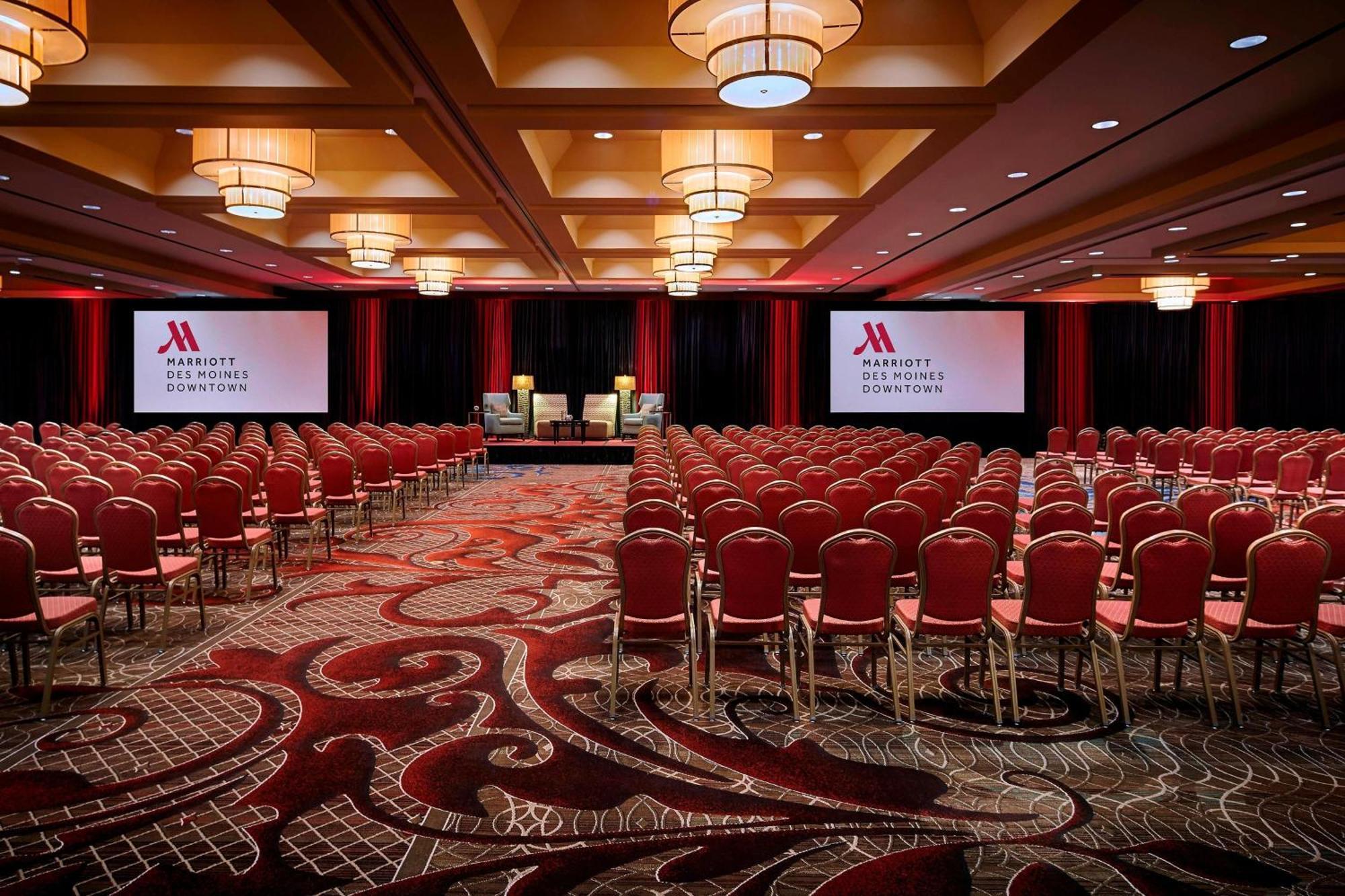 Des Moines Marriott Downtown Hotel Exterior photo