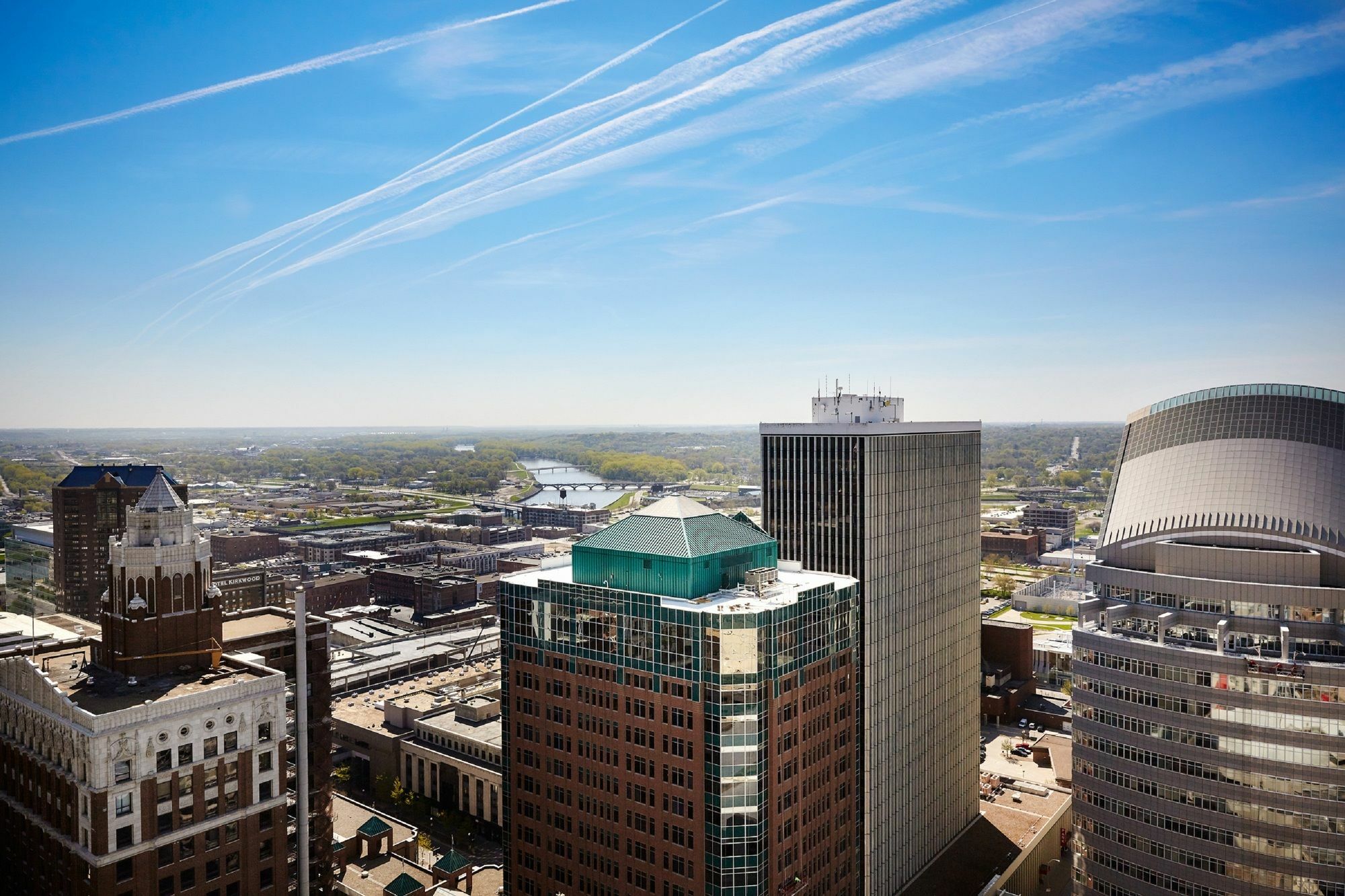 Des Moines Marriott Downtown Hotel Exterior photo