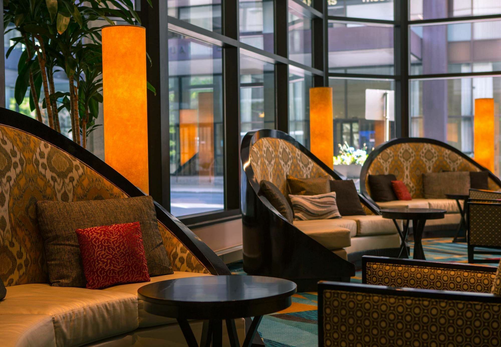 Des Moines Marriott Downtown Hotel Exterior photo